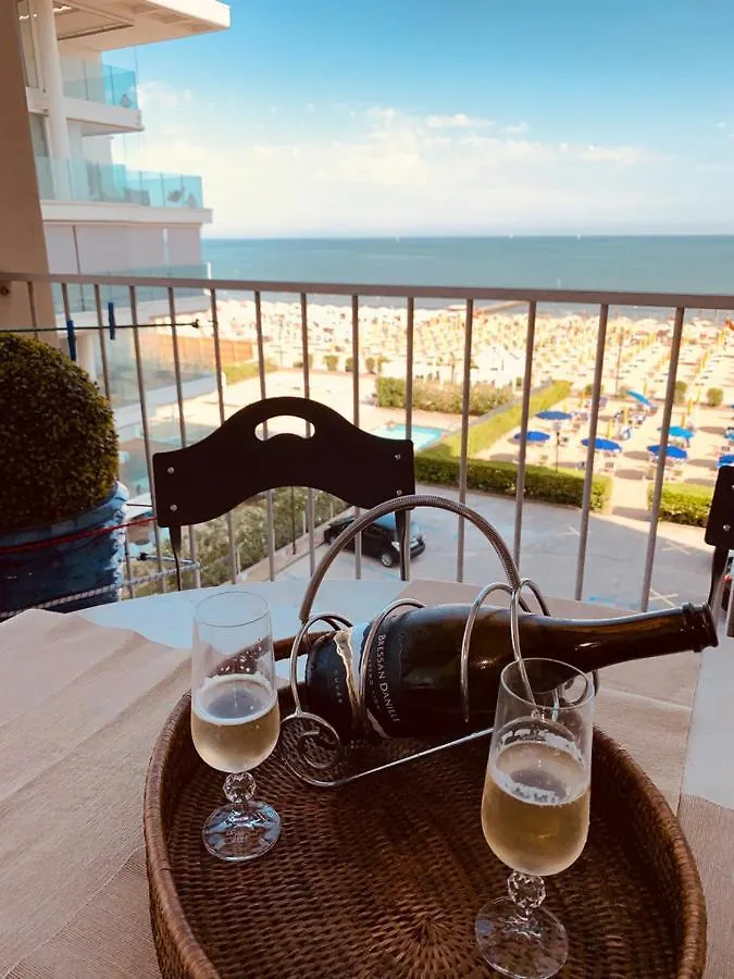 Heron Apartments Lido di Jesolo 0*,  Italia